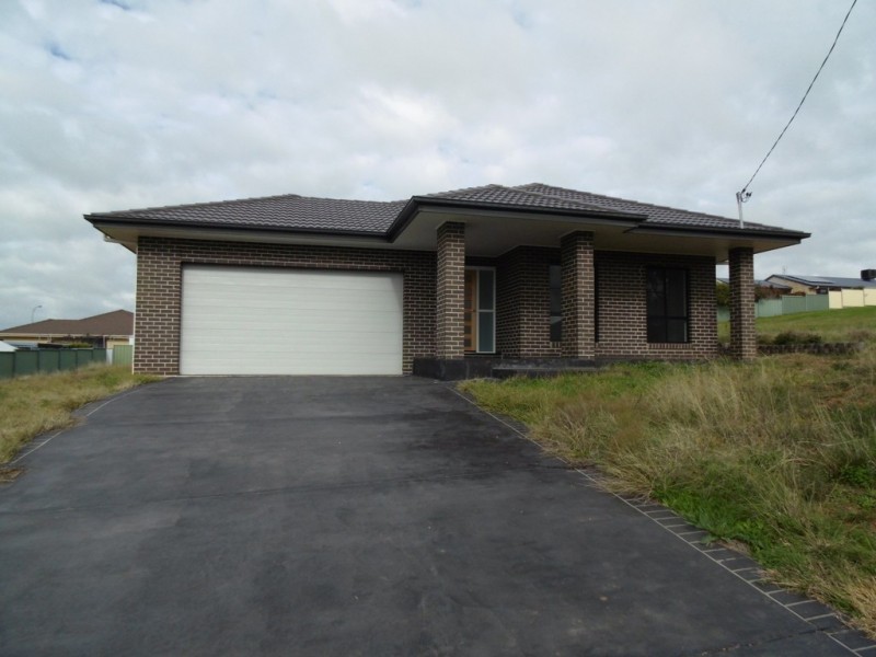 35 Medlyn Street, Parkes NSW 2870