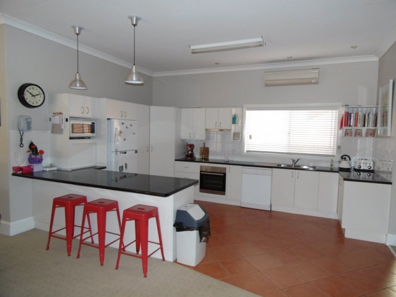 5 Bollinger Street, Parkes NSW 2870