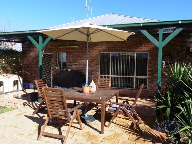5 Bollinger Street, Parkes NSW 2870