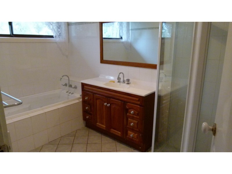 225 Farnell Street, Forbes NSW 2871