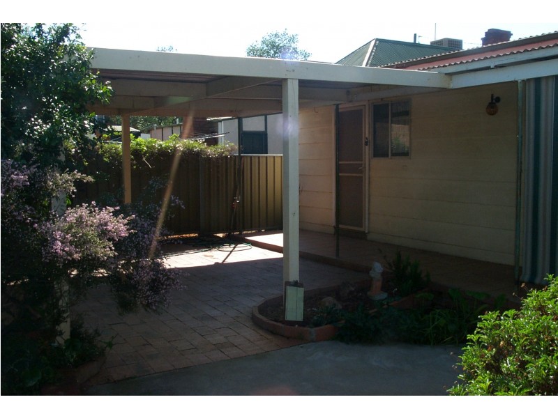 6 Welcome Street, Parkes NSW 2870