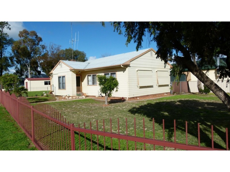 2 Conridge Street, Forbes NSW 2871