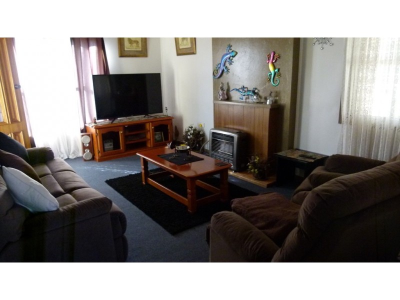 2 Conridge Street, Forbes NSW 2871