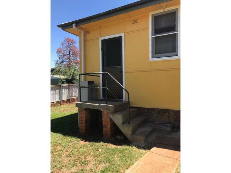 1 Gallop Avenue, Parkes NSW 2870