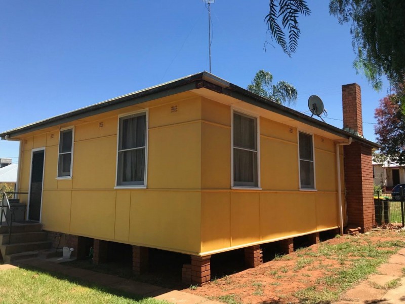 1 Gallop Avenue, Parkes NSW 2870