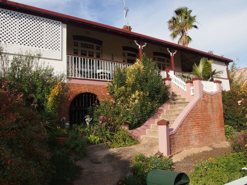 27 Currajong Street, Parkes NSW 2870