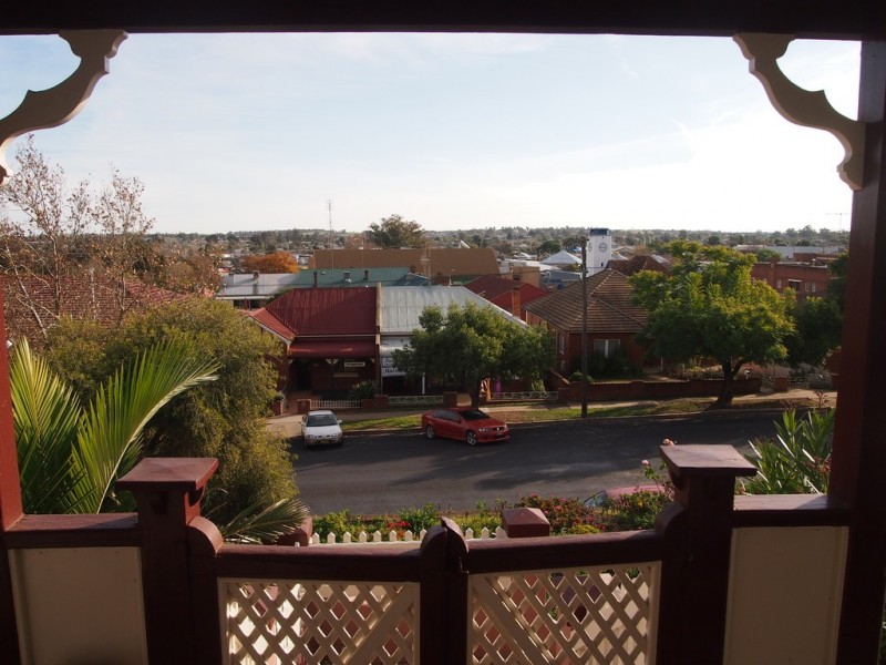 27 Currajong Street, Parkes NSW 2870