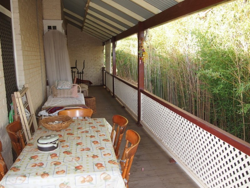 27 Currajong Street, Parkes NSW 2870