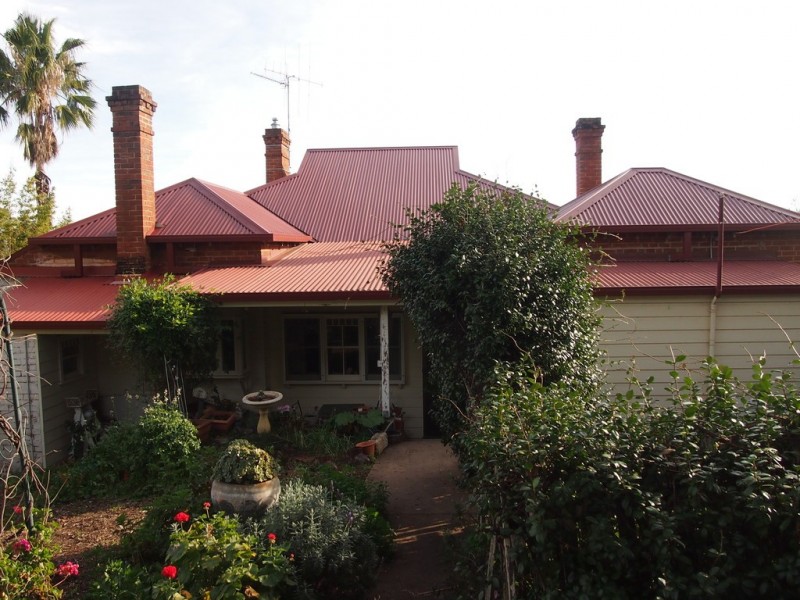 27 Currajong Street, Parkes NSW 2870