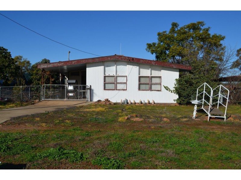 17 Turner Street, Condobolin NSW 2877