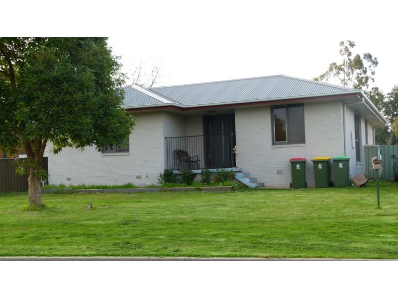 4 Cedar Crescent, Forbes NSW 2871
