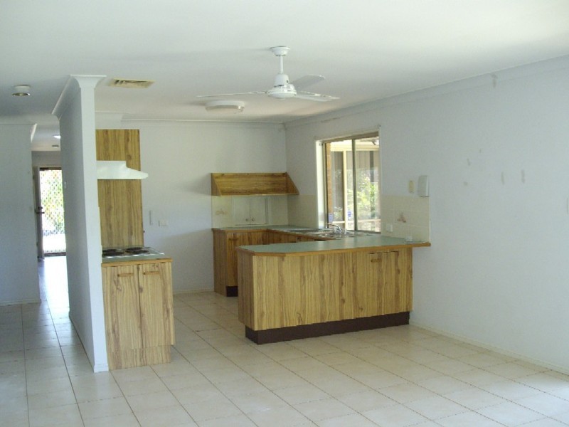 4 Macadamia Street, Victoria Point QLD 4165