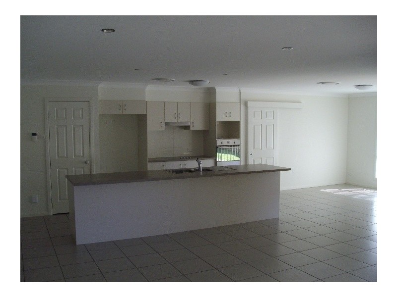 10 Shearwater Place, Cleveland QLD 4163