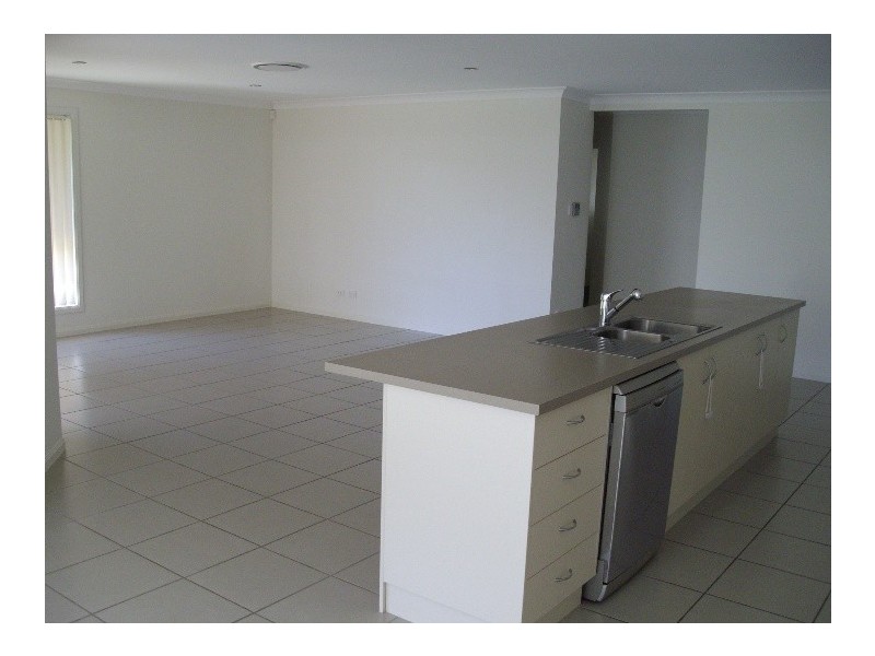 10 Shearwater Place, Cleveland QLD 4163