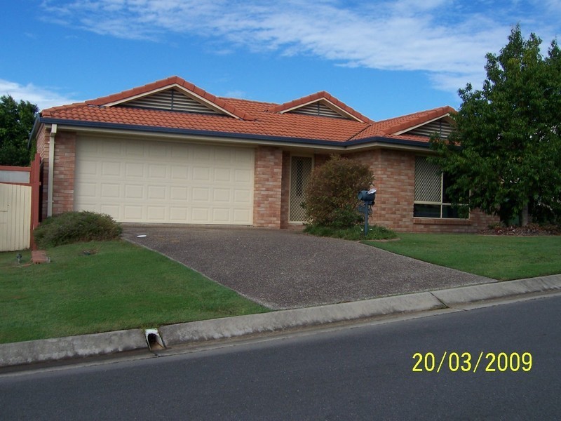 8 Burkett Cres, Victoria Point QLD 4165