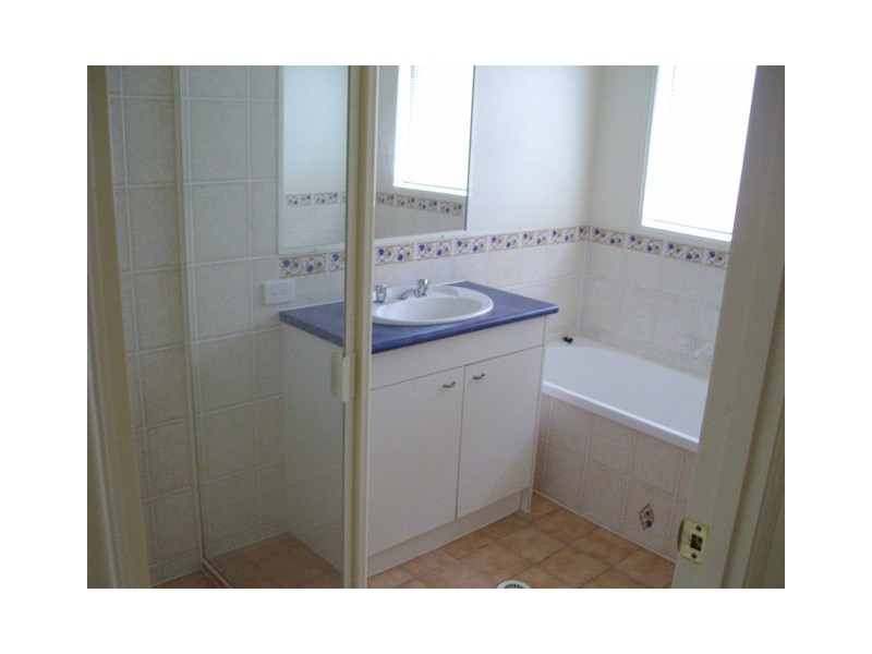 8 Burkett Crescent, Victoria Point QLD 4165