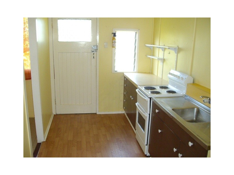 147 Passage Street, Cleveland QLD 4163