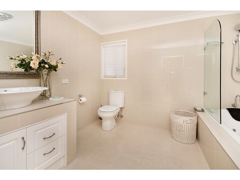 16 Oak Street, Ormiston QLD 4160