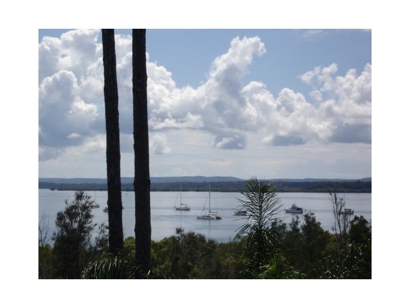 15 The Rampart, Redland Bay QLD 4165