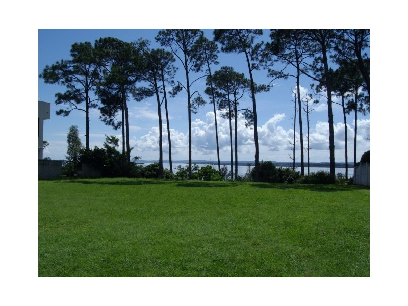 15 The Rampart, Redland Bay QLD 4165