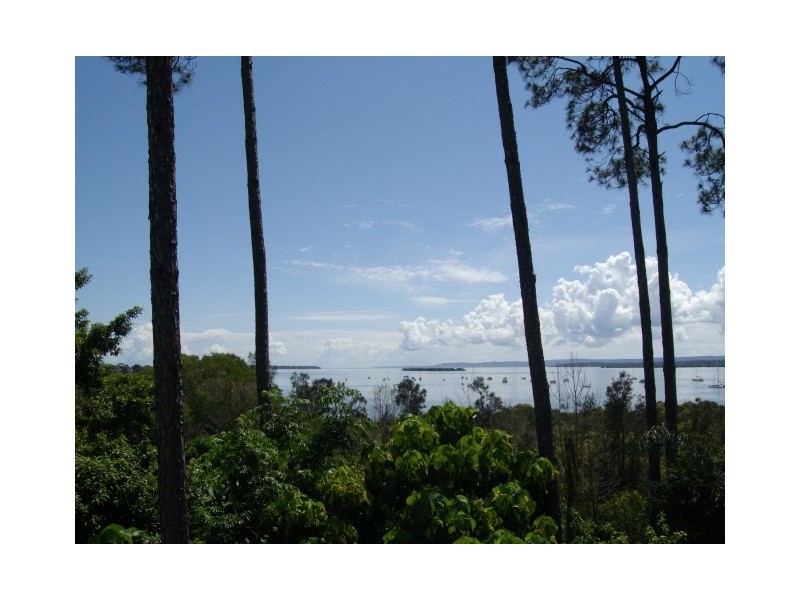 15 The Rampart, Redland Bay QLD 4165