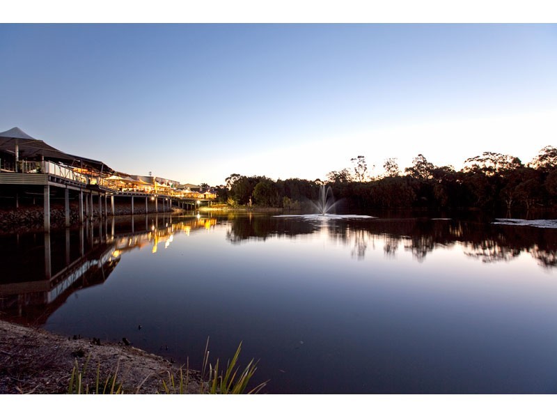 25 Esplanade, Redland Bay QLD 4165