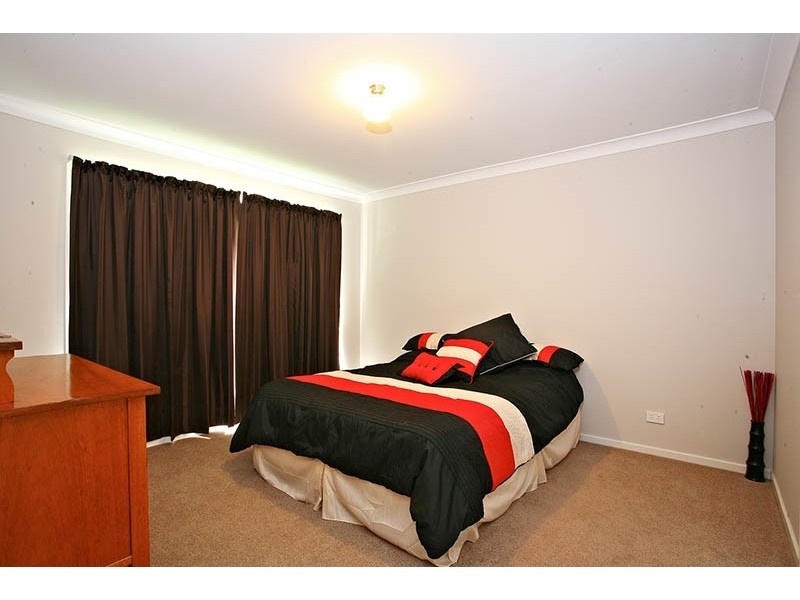 42 Ronnie Street, Cleveland QLD 4163