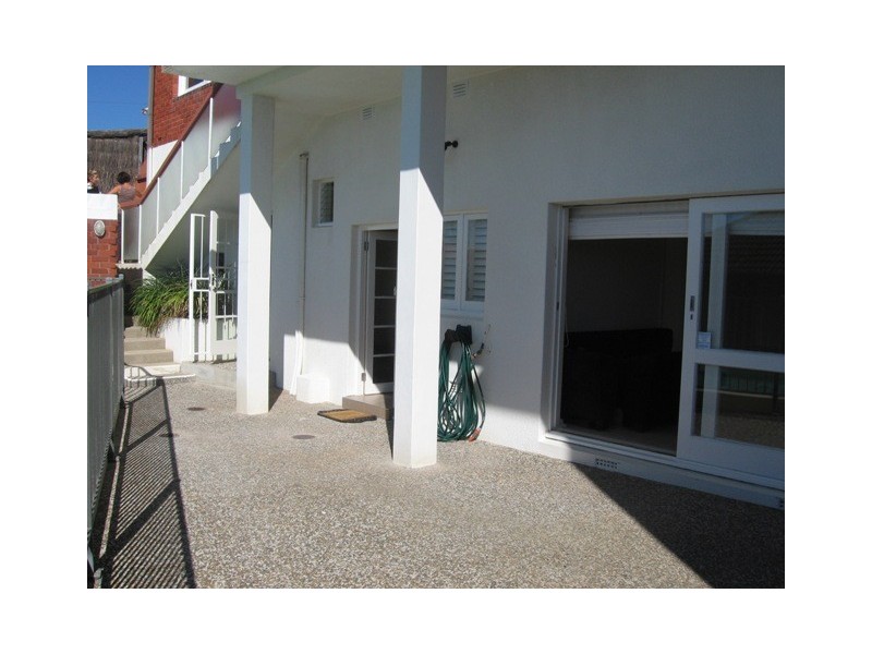 1 Ashley Street, Tamarama NSW 2026