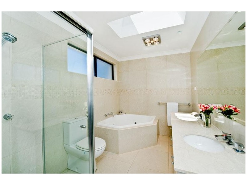 16 Brassie Street, North Bondi NSW 2026