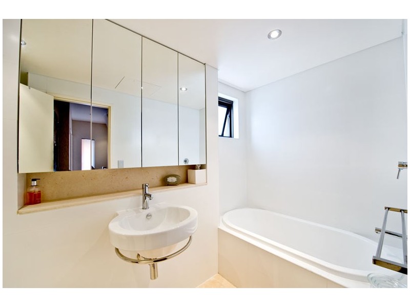 18-20 Diamond Bay Road, Vaucluse NSW 2030