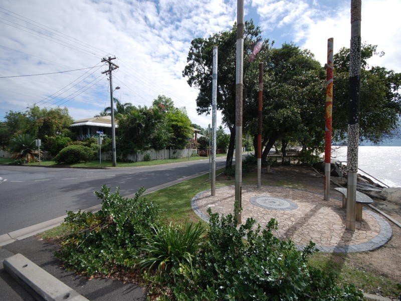 10 Machan Street, Machans Beach QLD 4878