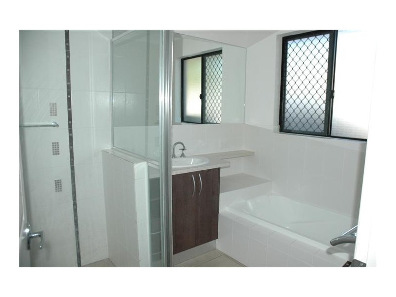 24 Seclusion Drive, Palm Cove QLD 4879