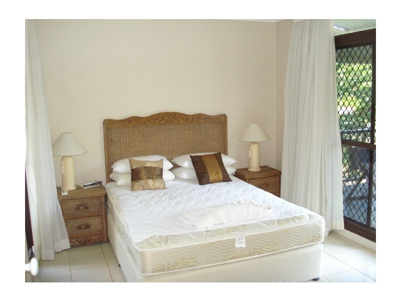 3/5 Amphora Street, Palm Cove QLD 4879