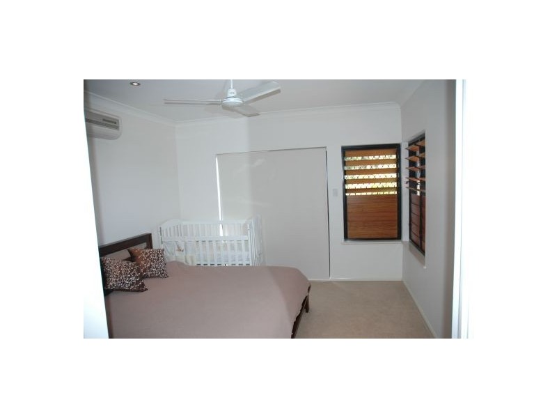 8 Seclusion Drive, Palm Cove QLD 4879