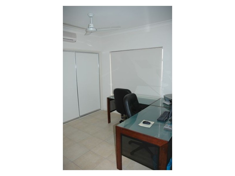 8 Seclusion Drive, Palm Cove QLD 4879