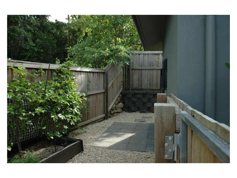 8 Seclusion Drive, Palm Cove QLD 4879