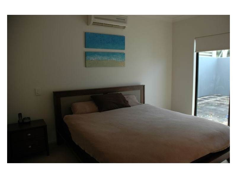 8 Seclusion Drive, Palm Cove QLD 4879