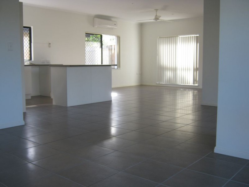 6 Imooya Close, Trinity Park QLD 4879