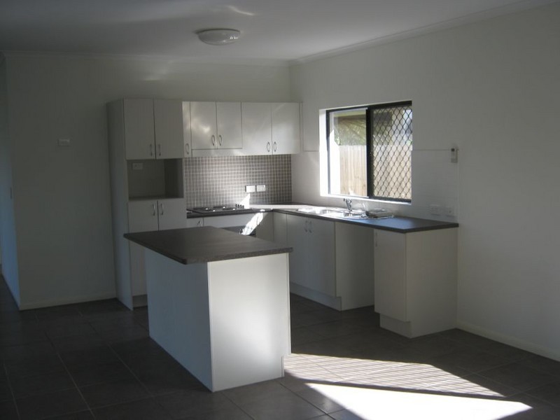 6 Imooya Close, Trinity Park QLD 4879