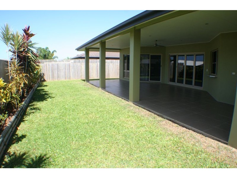 26 Moore Road, Kewarra Beach QLD 4879