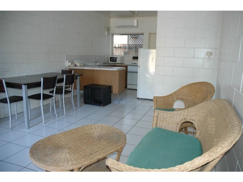 8/294 Draper Street, Parramatta Park QLD 4870