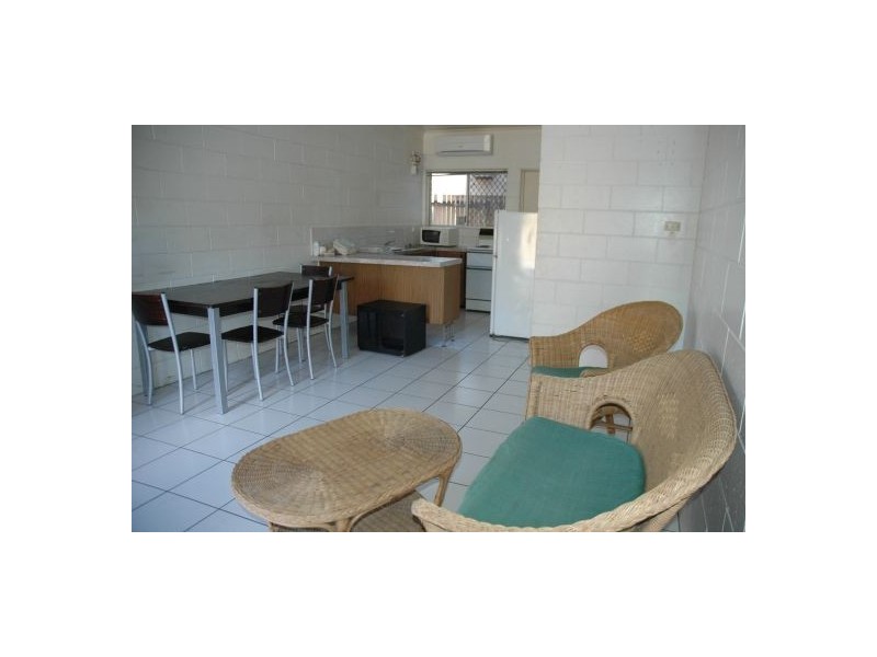 8/294 Draper Street, Parramatta Park QLD 4870