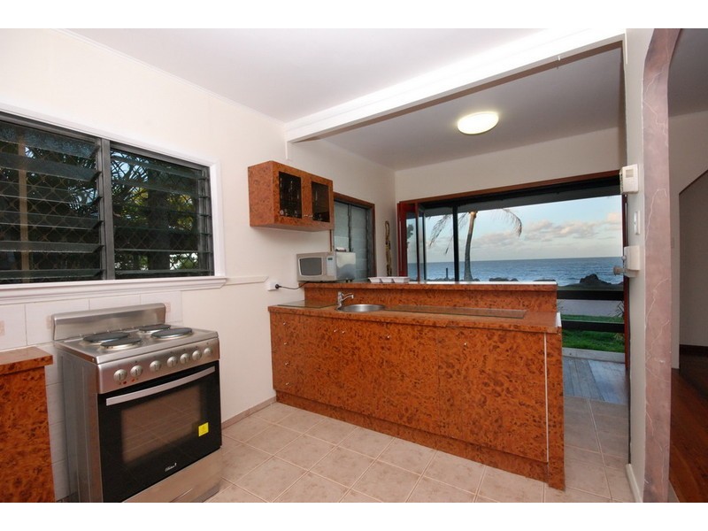 Machans Beach QLD 4878