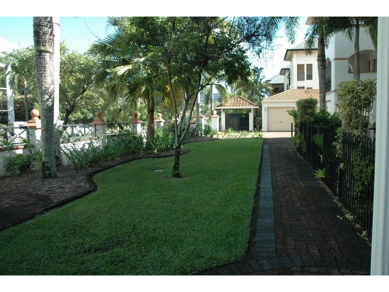 9/30 Digger Street, Cairns QLD 4870