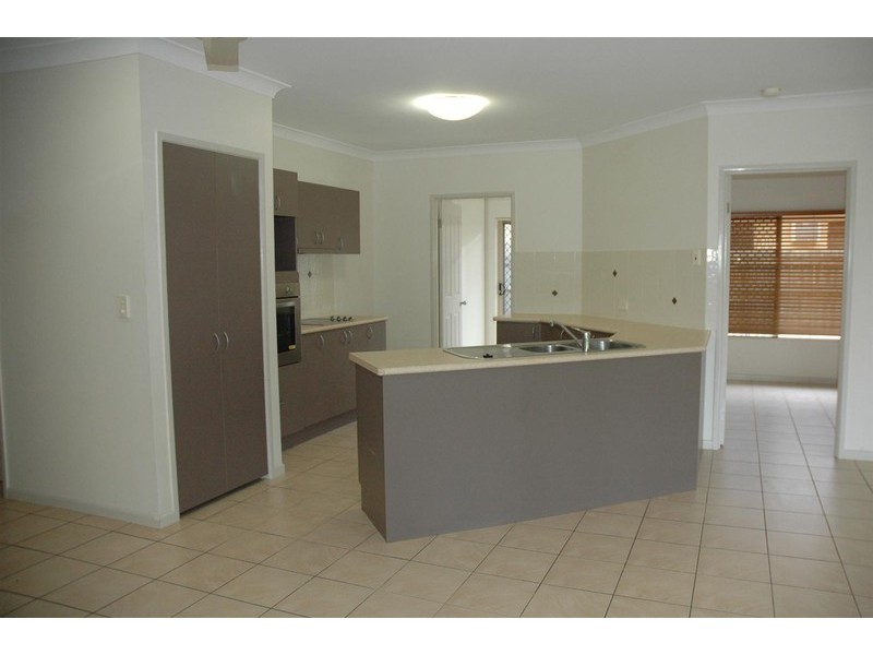 38 William Hickey Street, Redlynch QLD 4870