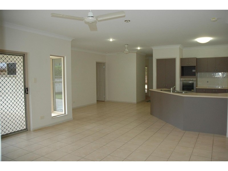 38 William Hickey Street, Redlynch QLD 4870