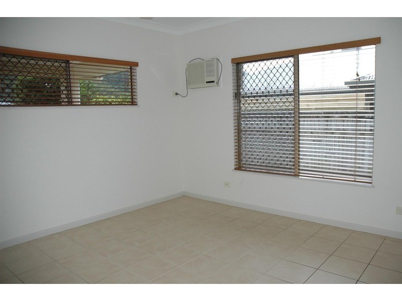 38 William Hickey Street, Redlynch QLD 4870