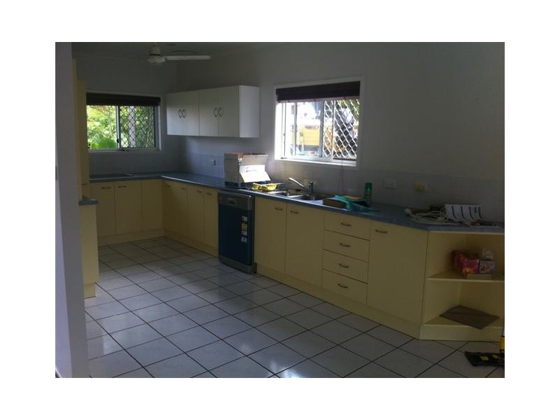 12 Hymes Street, Kanimbla QLD 4870