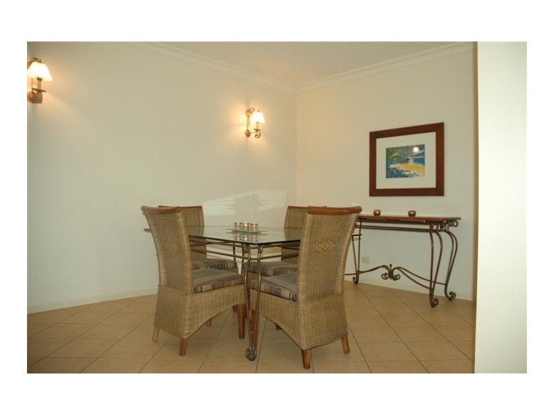 306/2 Greenslopes Street, Cairns North QLD 4870