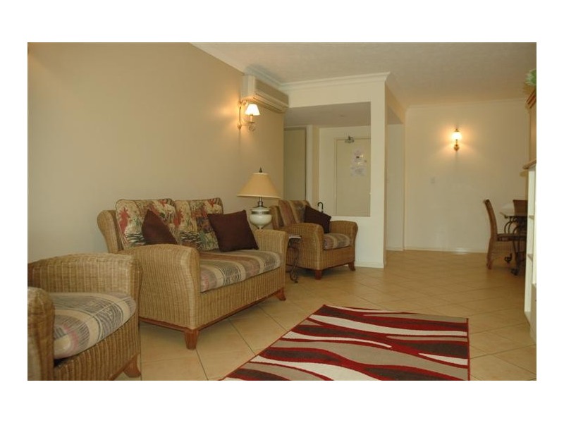 306/2 Greenslopes Street, Cairns North QLD 4870